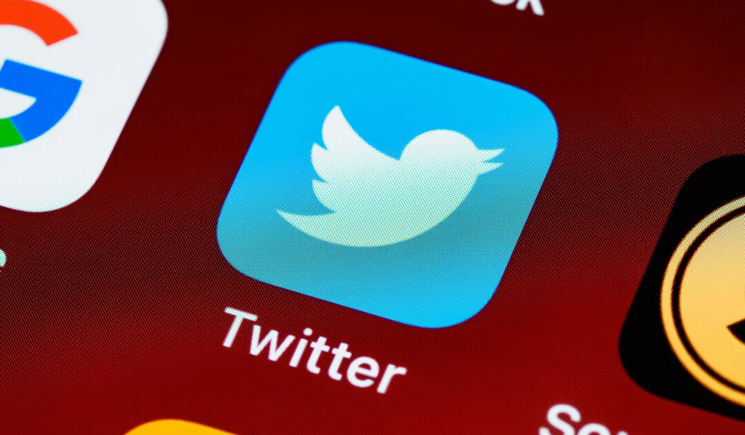 #45 – Big changes at Twitter, airlines go the last mile & shoppable murals
